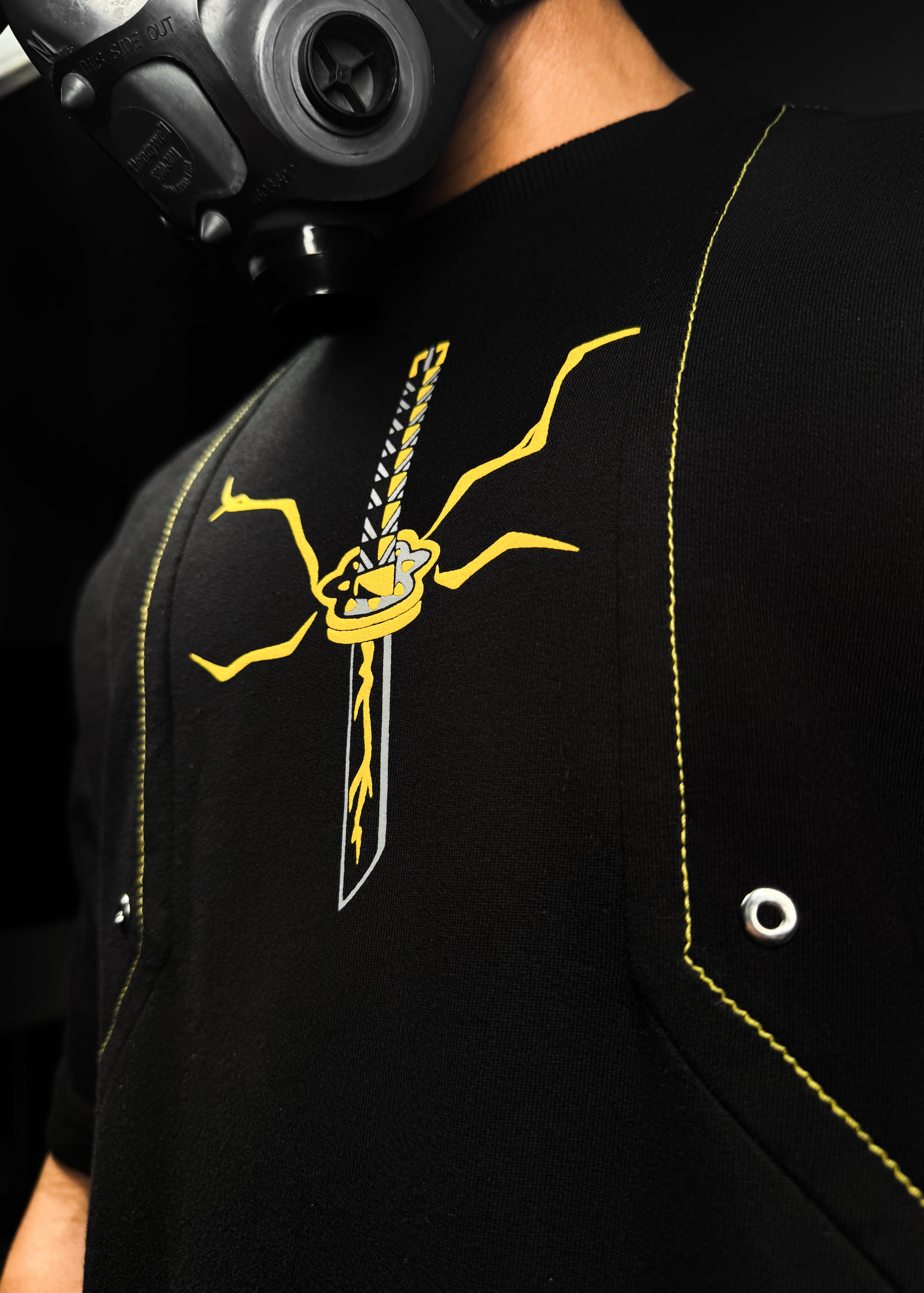 CONTRAST STITCHED / ZENITSU / OVERSIZED T-SHIRT